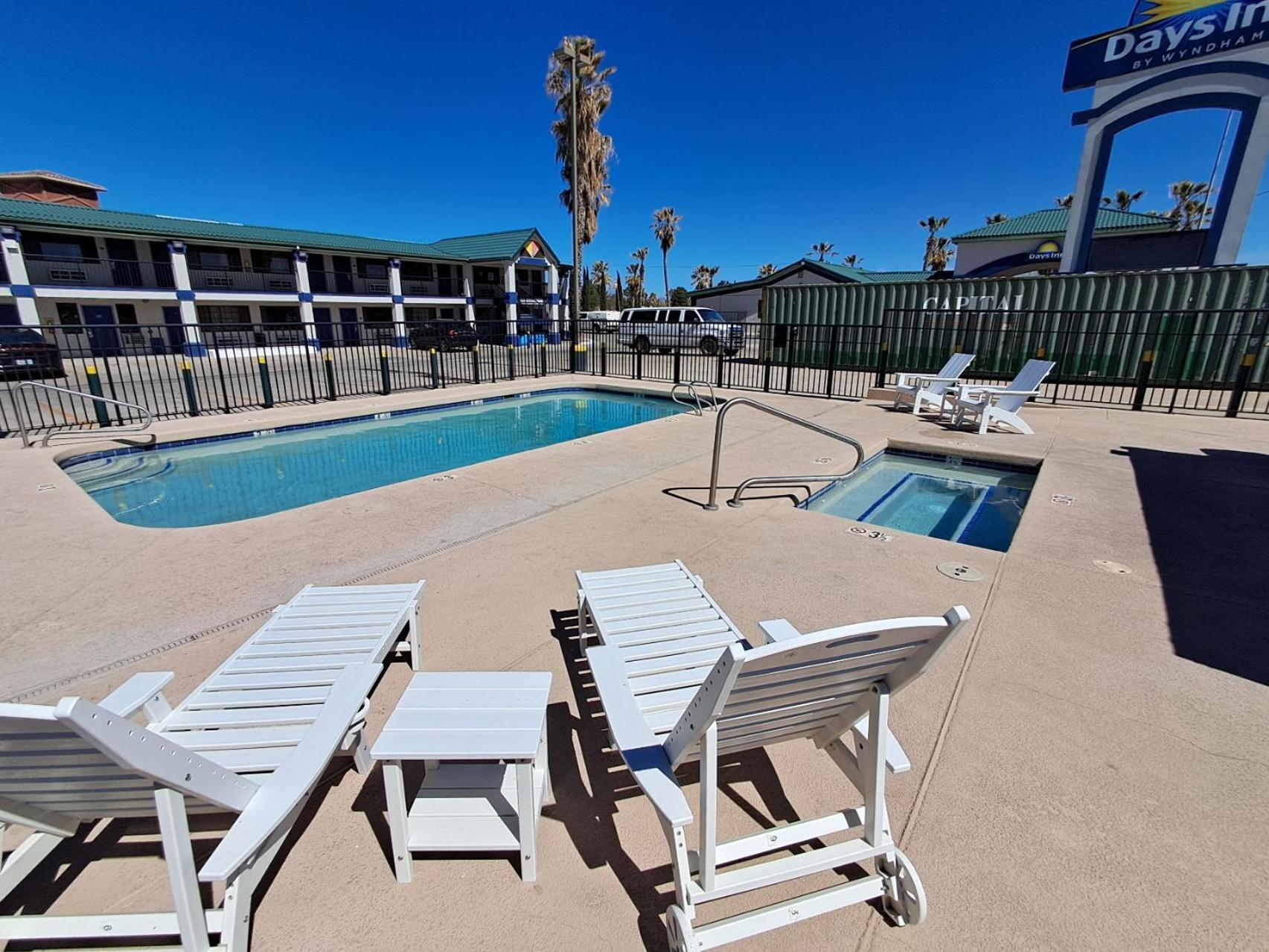Days Inn By Wyndham Safford, Az Kültér fotó