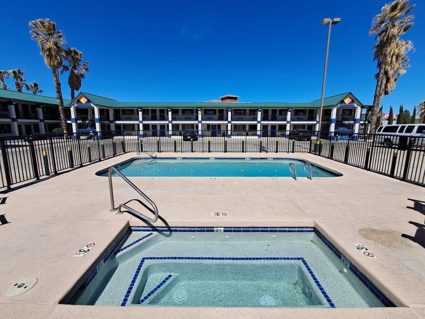Days Inn By Wyndham Safford, Az Kültér fotó